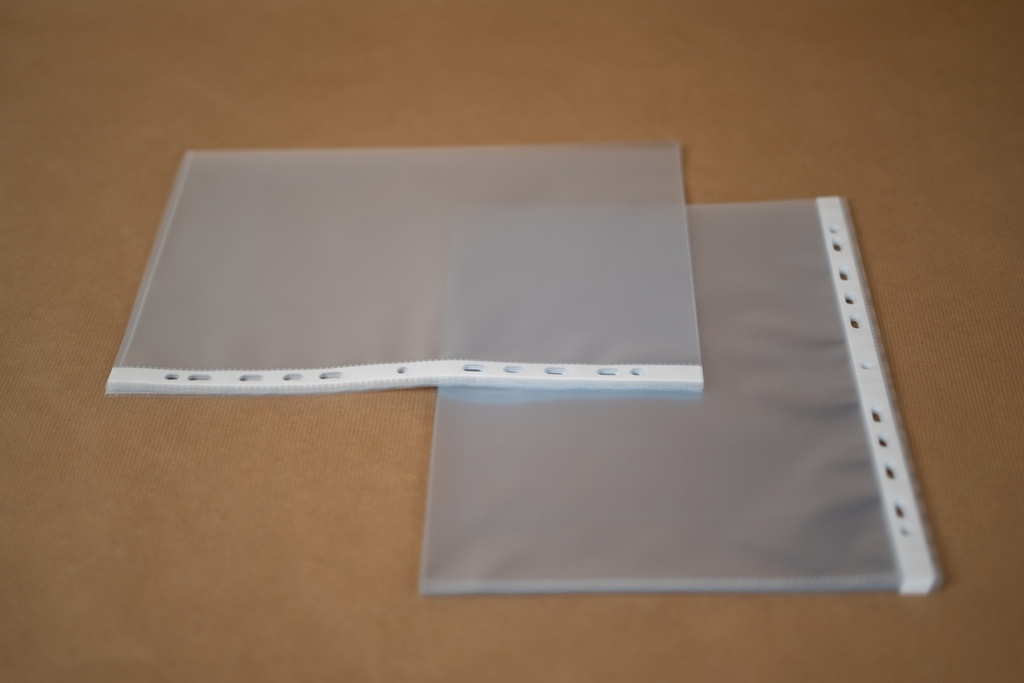 [CHEPL10] POCHETTES PLASTIQUES PERFOREES A4 - 22 X 30 CM - LOT DE 25 - OUVERTURE COIN