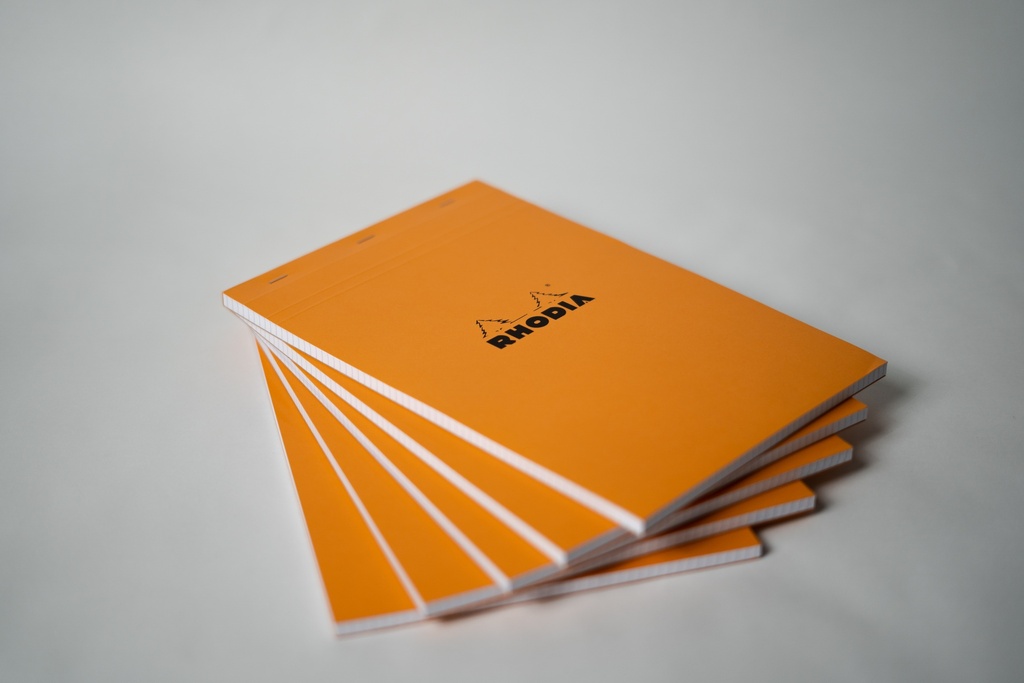 [F053] BLOCS-NOTES A4 70G - AVEC COUVERTURE - PETITS CARREAUX - LOT DE 5