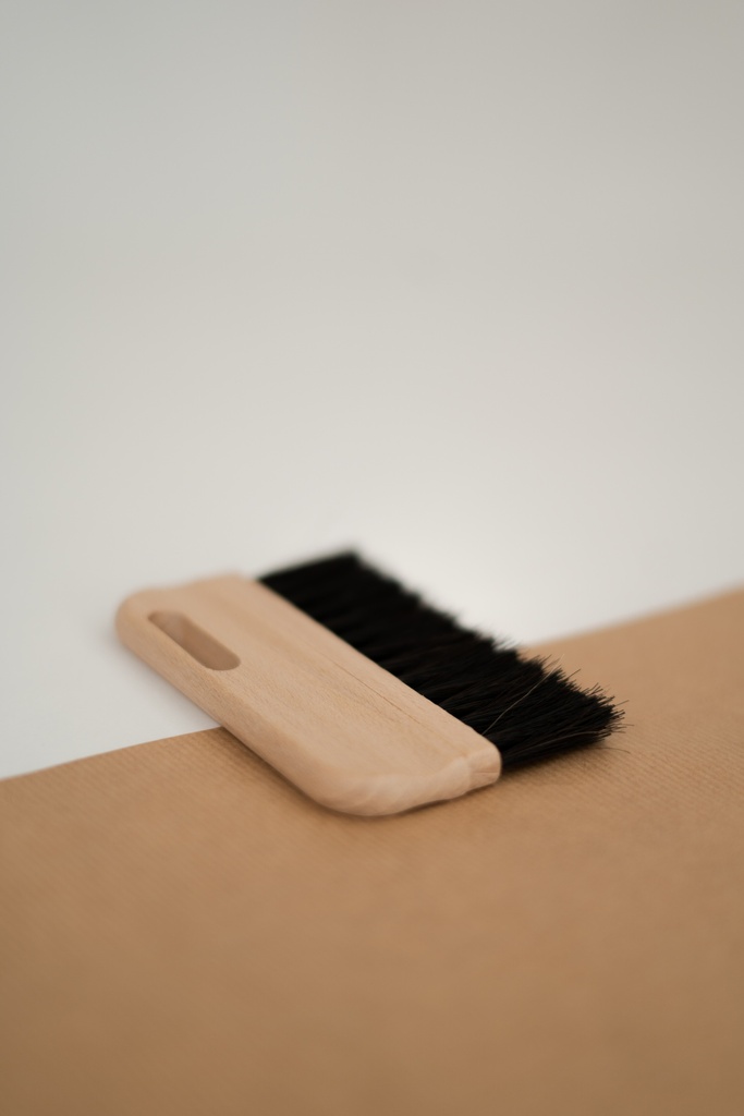 [A250] BROSSE CRIN NYLON POUR CLAVIER INFORMATIQUE - 12 CM