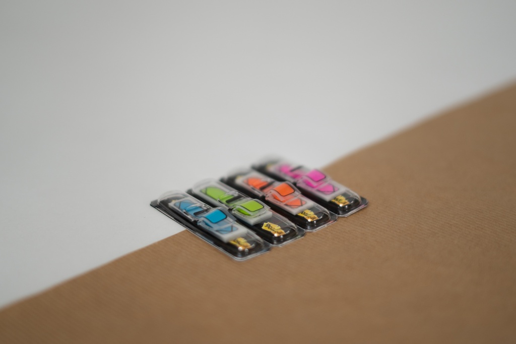 [U023] MARQUE-PAGES FLECHES REPOSITIONNABLES - 4 COULEURS